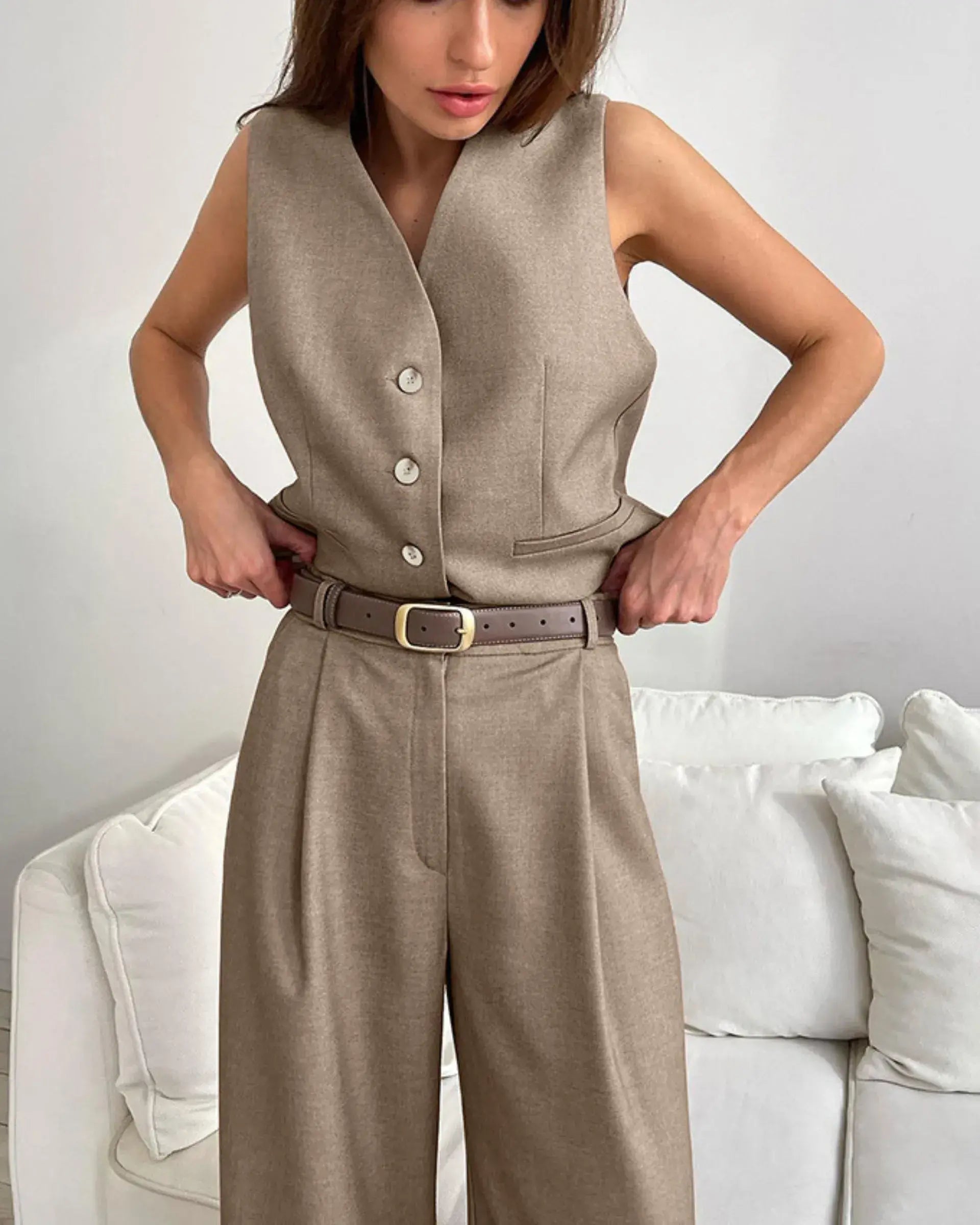 2-Piece V-Neck Sleevless Women's Lounge Set – Casual Suit for Work or Travel