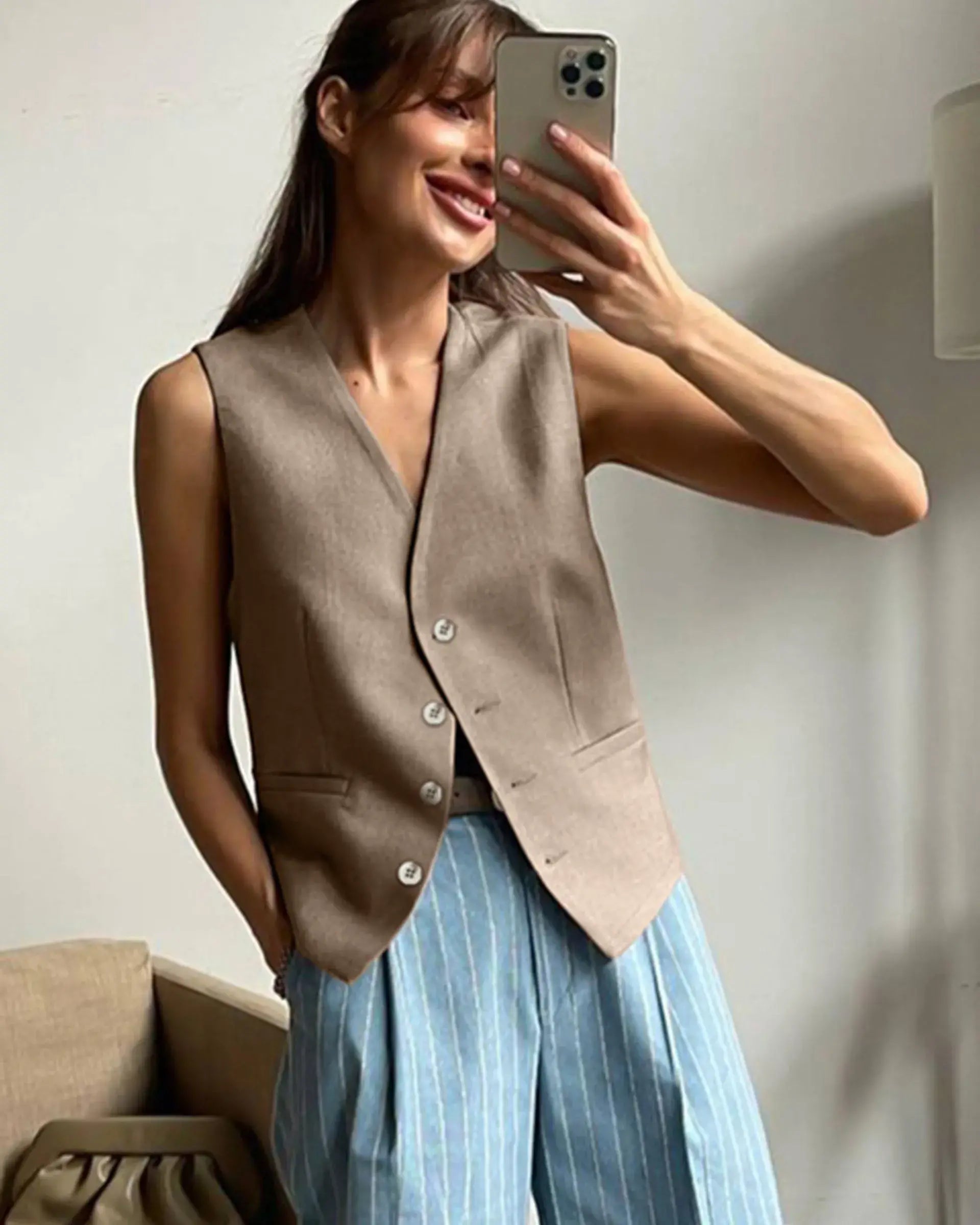 2-Piece V-Neck Sleevless Women's Lounge Set – Casual Suit for Work or Travel