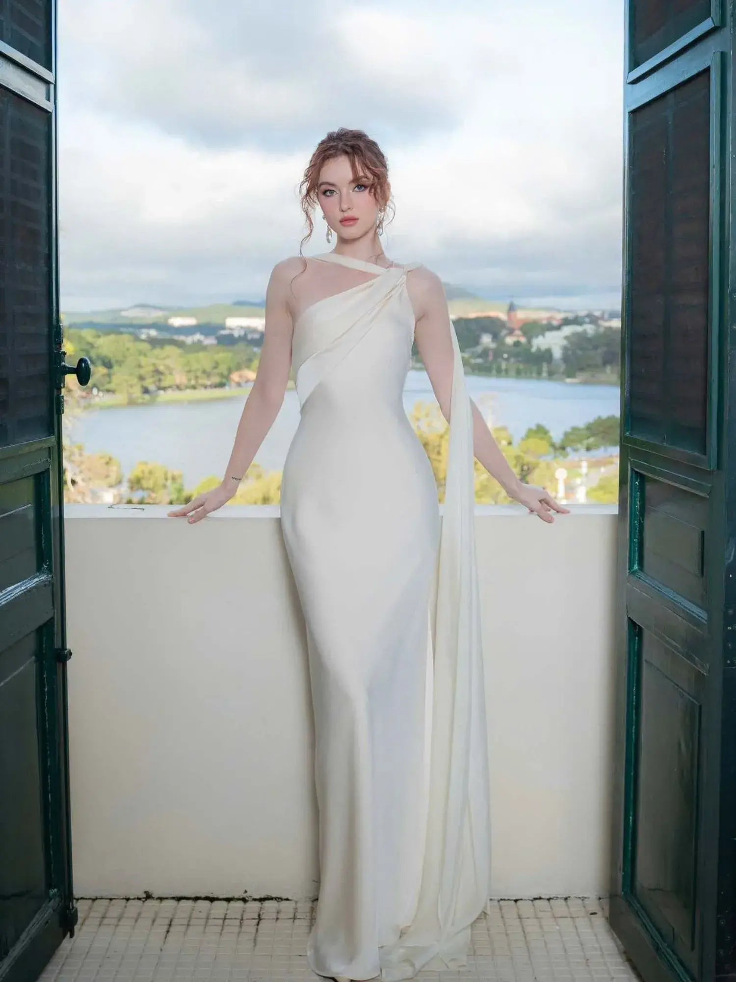 Florence – High-End Satin Fishtail Dress