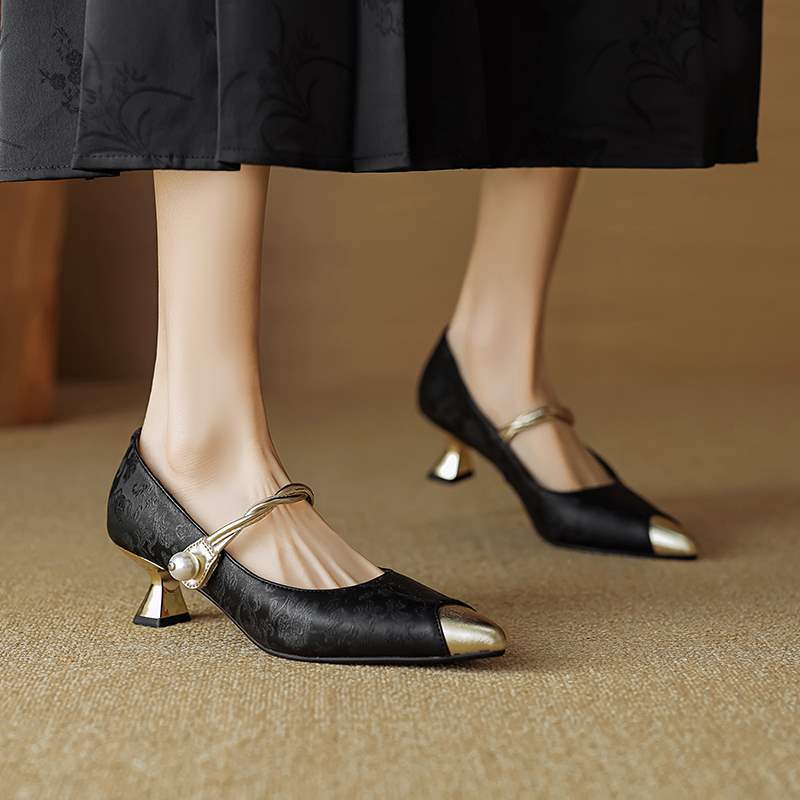 Amelie Stylish Kitten Heels Shoes