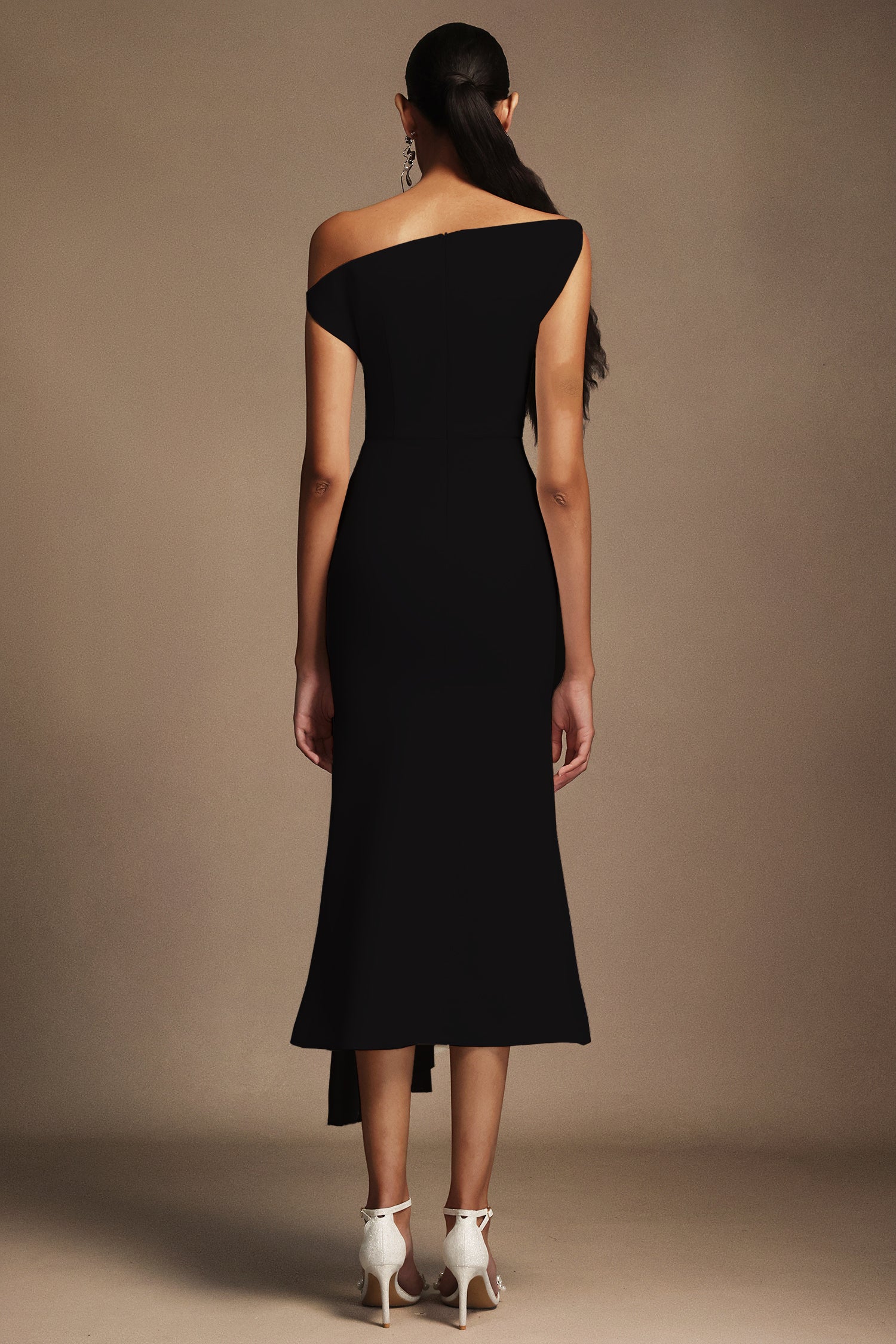 Adele Black Oblique Shoulder Sleeveless Folds Midi Dress